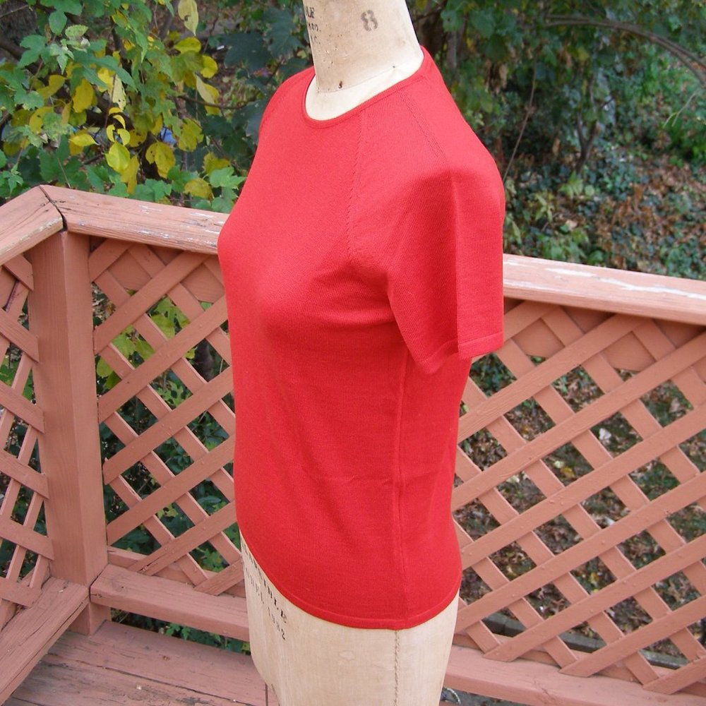 NEW (vintage) Valentino Red Knit Short Sleeve Top - Picture 5 of 12